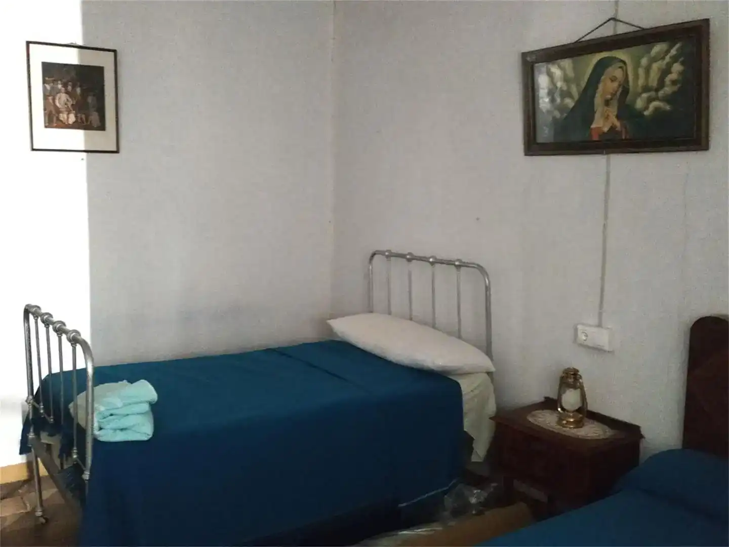 Dormitori de Casa adosada en venda en Galera amb Moblat i Balcó