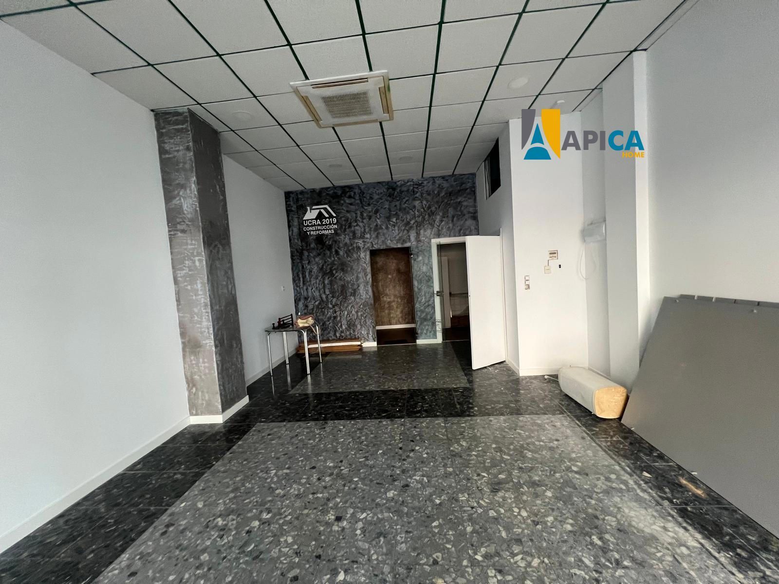 Premises for sale in San Fernando  with Air Conditioner