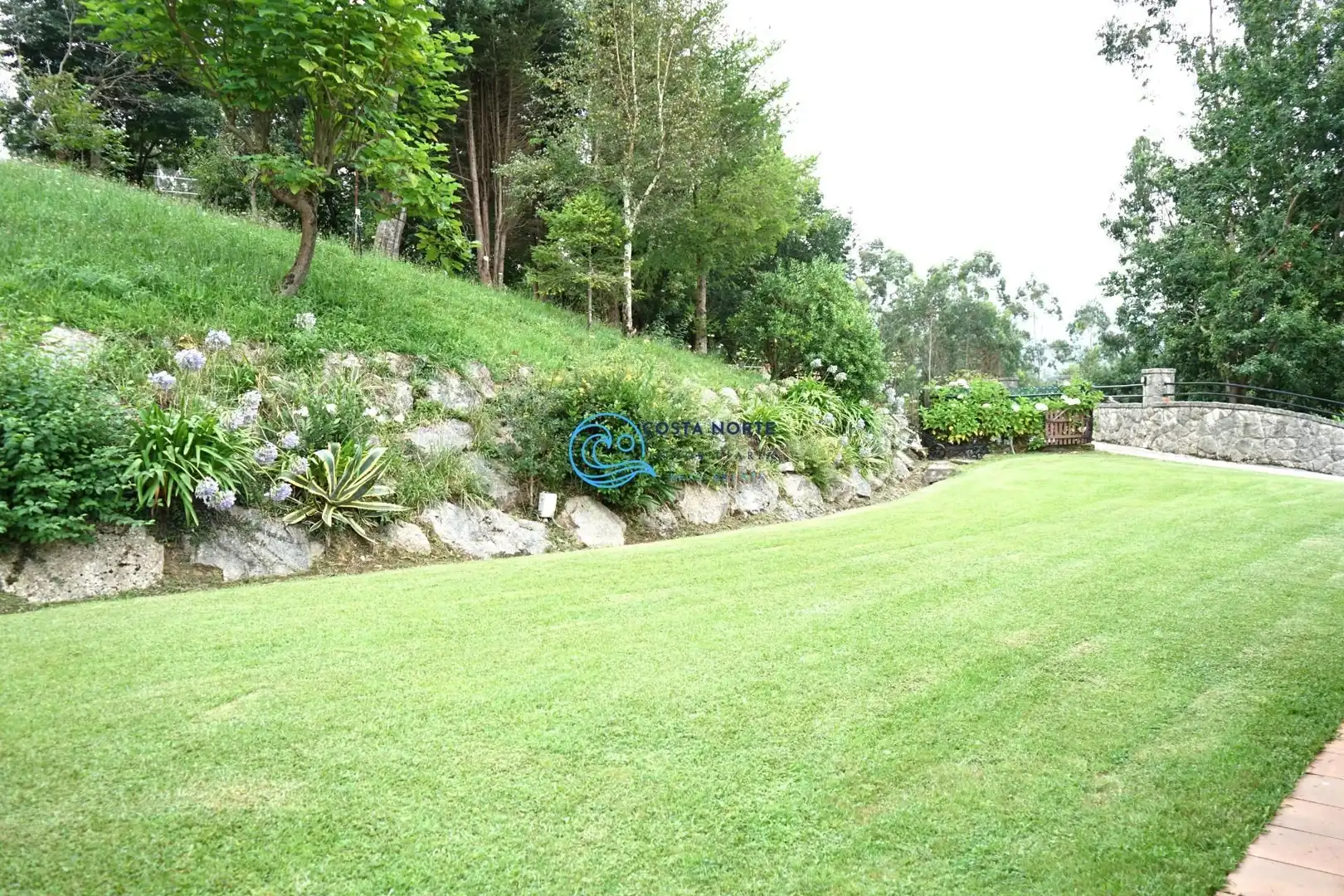 Jardín de Casa o chalet en venta en Reocín con Trastero y Amueblado