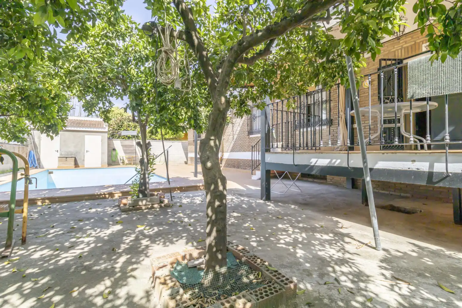 Jardí de Casa o xalet en venda en Gines amb Aire condicionat, Terrassa i Traster
