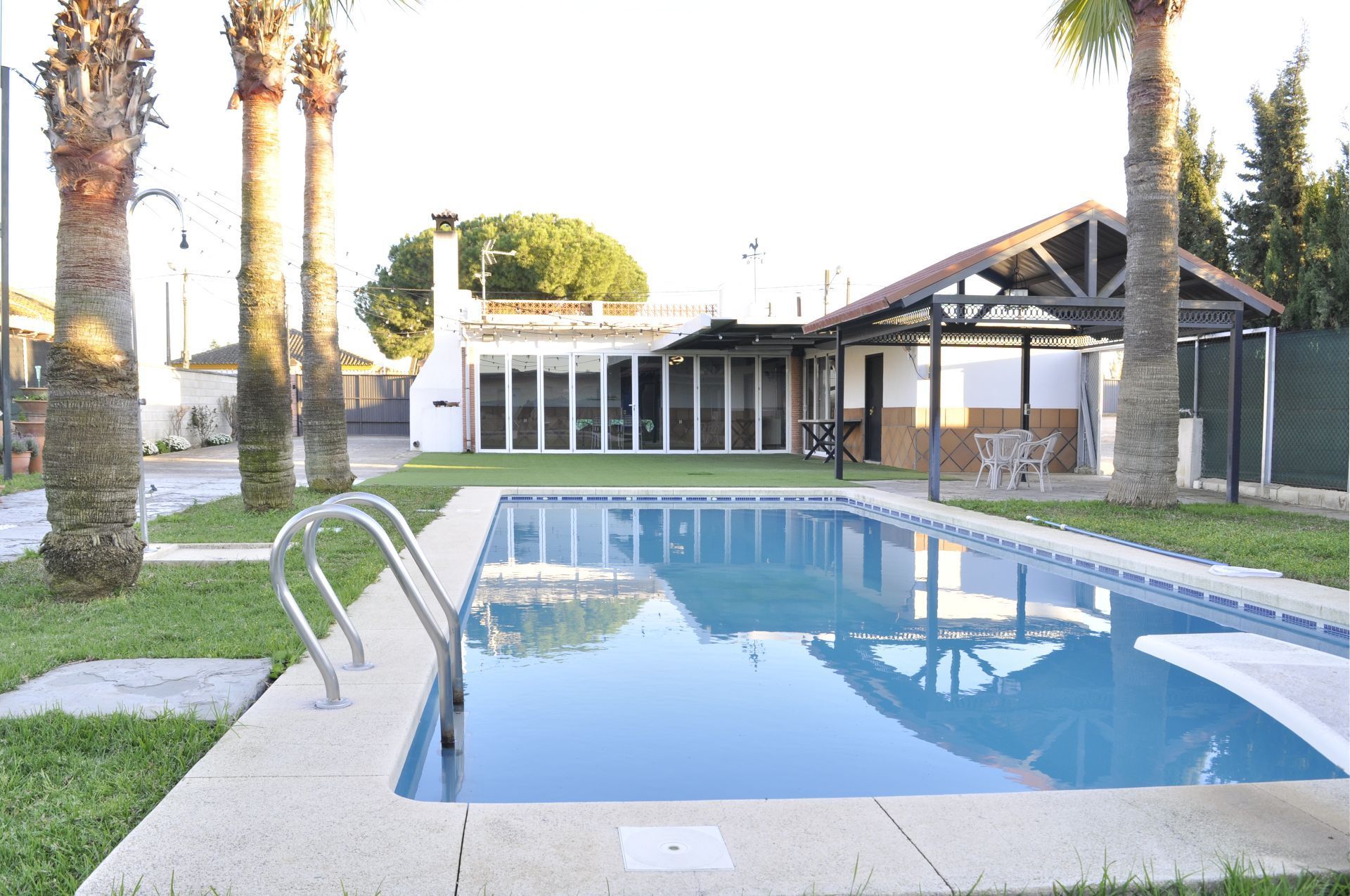 Piscina de Casa o xalet en venda en Jerez de la Frontera amb Aire condicionat, Calefacció i Jardí privat