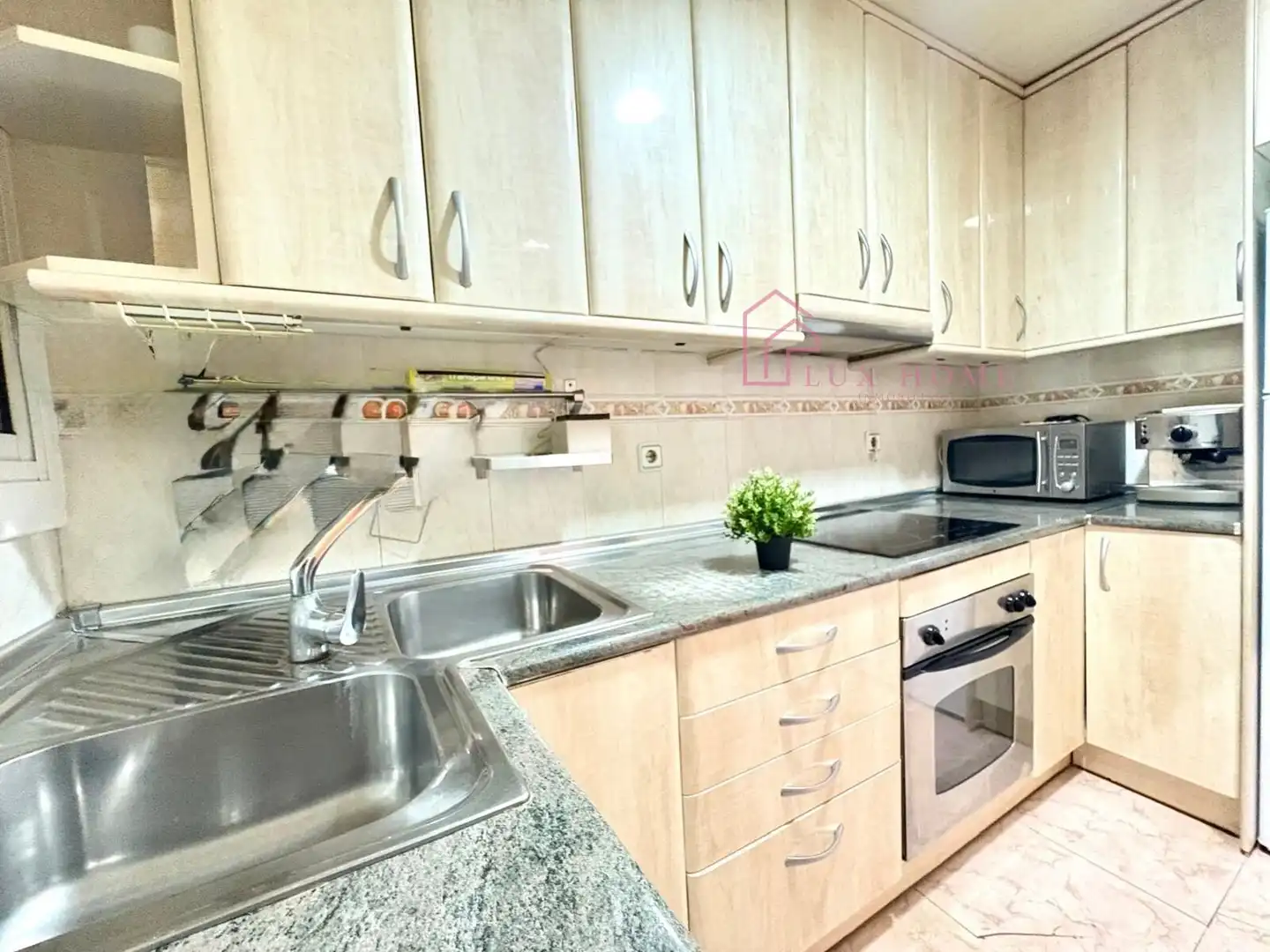 Cocina de Planta baja en venta en Santa Perpètua de Mogoda con Aire acondicionado y Calefacción