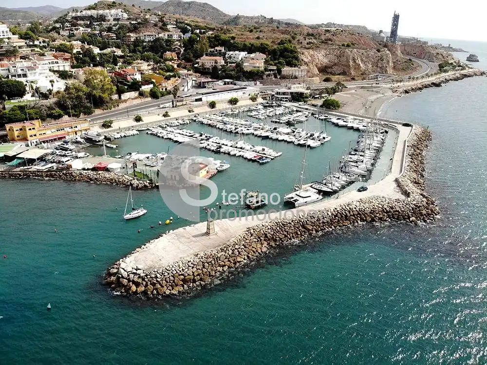 Parking de Piso en venta en Málaga con Aire acondicionado, Terraza y Piscina comunitaria