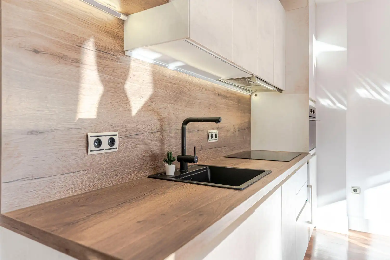 Cocina de Apartamento en venta en Granada con Aire acondicionado, Horno y Microondas