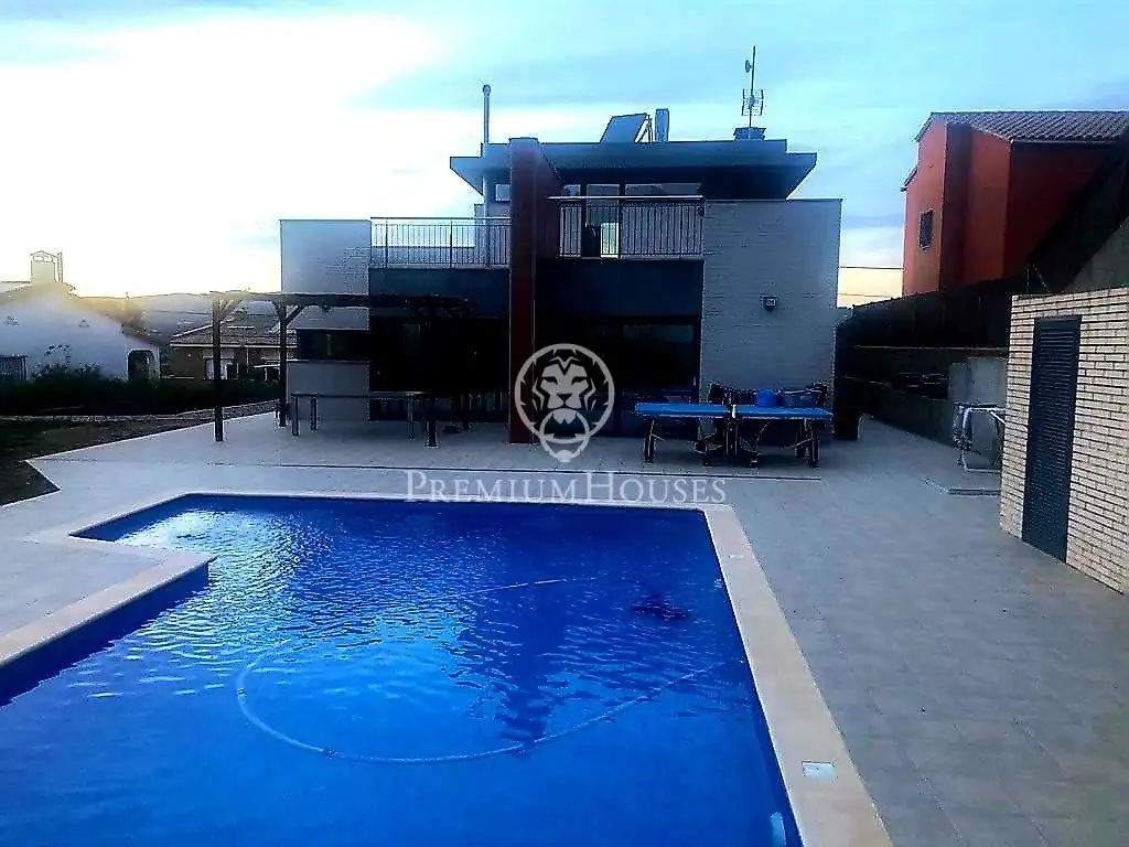 Piscina de Casa o chalet en venta en Sant Pere de Ribes con Aire acondicionado, Calefacción y Jardín privado