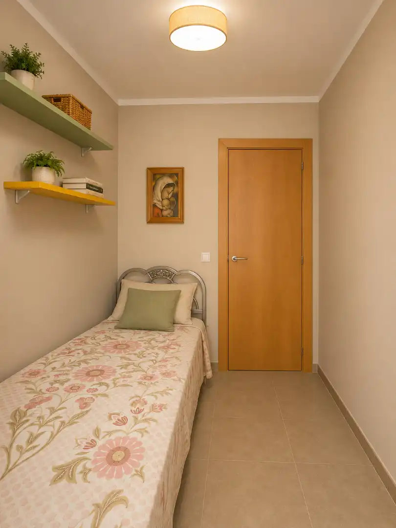 Schlafzimmer von Wohnung zum Verkauf in Vic mit Heizung und Ofen