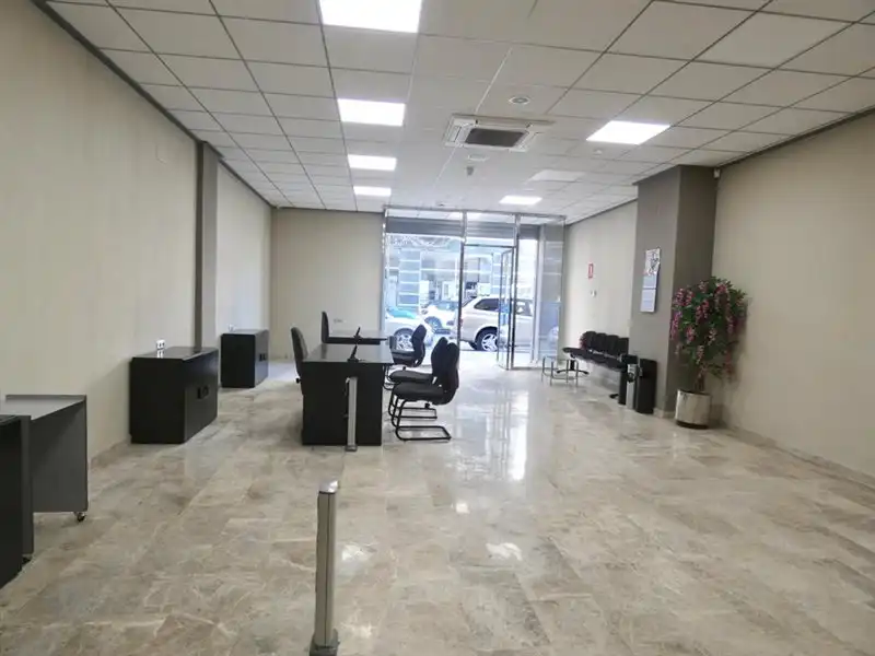 Local de alquiler en Elche / Elx con Aire acondicionado y Amueblado