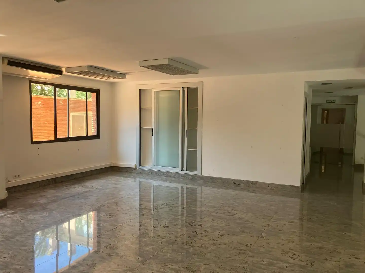 Büro zum Verkauf in Plaça Escultor Josep Clarà 7, imagen 5