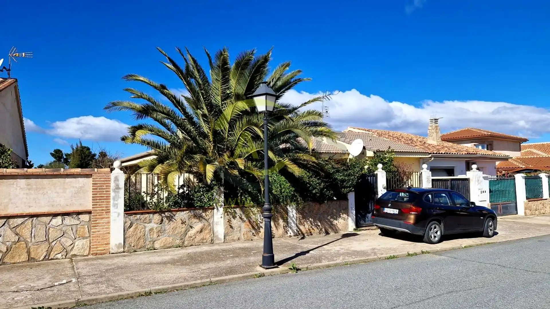 Vista exterior de Casa o chalet en venta en Burguillos de Toledo con Aire acondicionado, Jardín privado y Trastero
