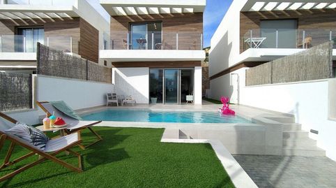 Villa Independiente en Villamartin de obra nueva