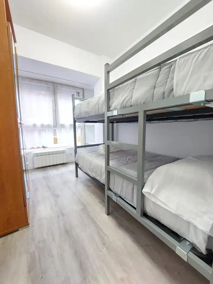 Flat for rent in Avilés, Laviada