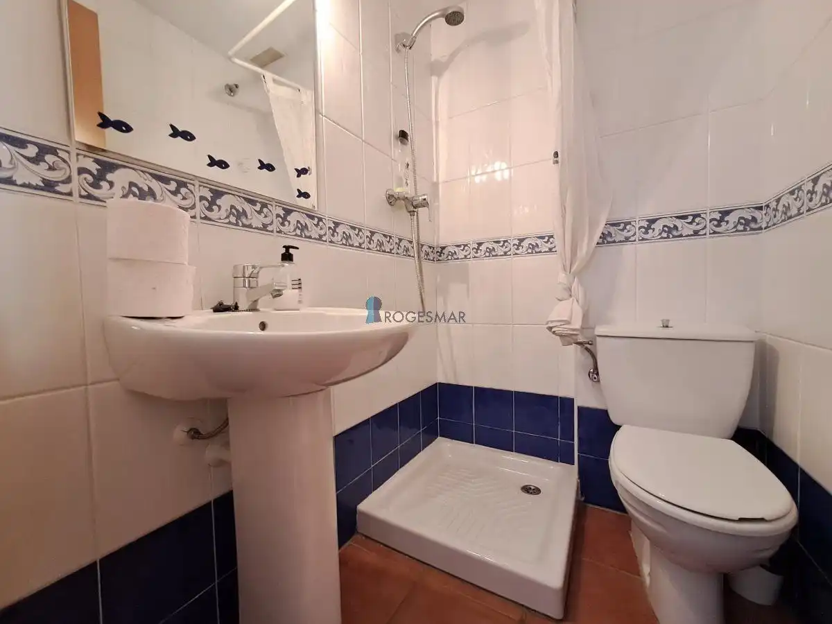 Badezimmer von Einfamilien-Reihenhaus zum Verkauf in Benicasim / Benicàssim mit Privatgarten, Terrasse und Balkon
