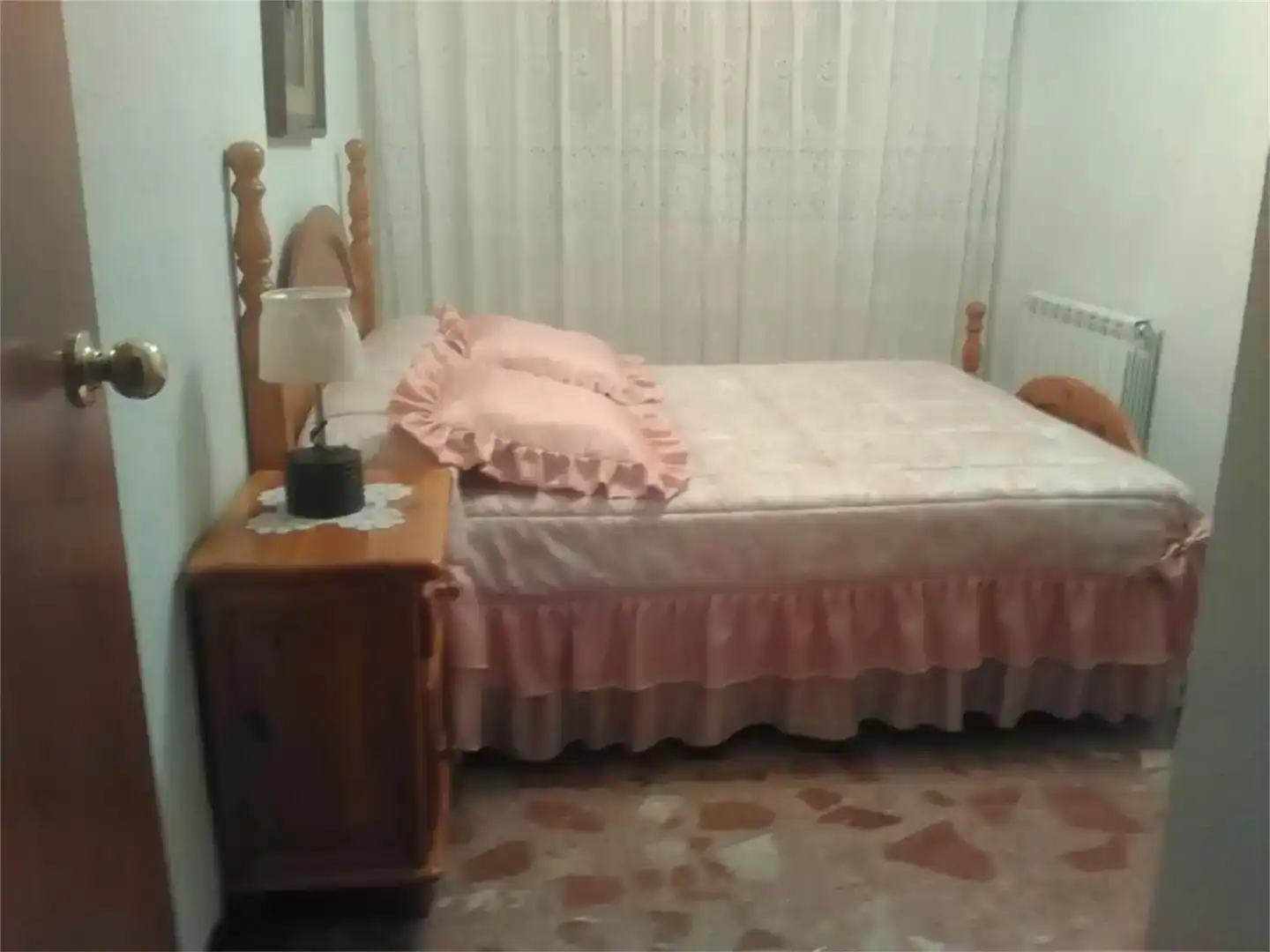 Habitación de Casa o chalet de alquiler en Navaluenga con Jardín privado, Amueblado y Balcón