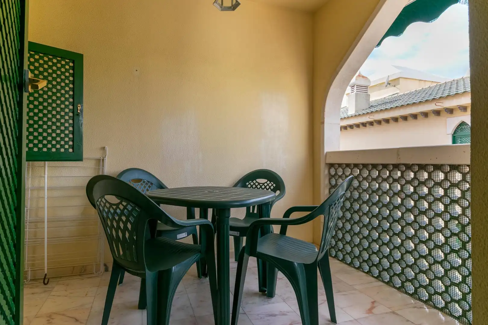 Terraza de Piso de alquiler en Santa Pola con Terraza y Piscina comunitaria