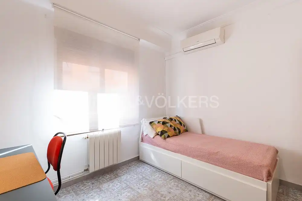Bedroom of Flat for rent in Valencia  with Air Conditioner, Heating and Furnished