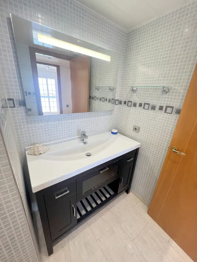 Baño de Piso de alquiler en Mataró con Aire acondicionado, Calefacción y Parquet