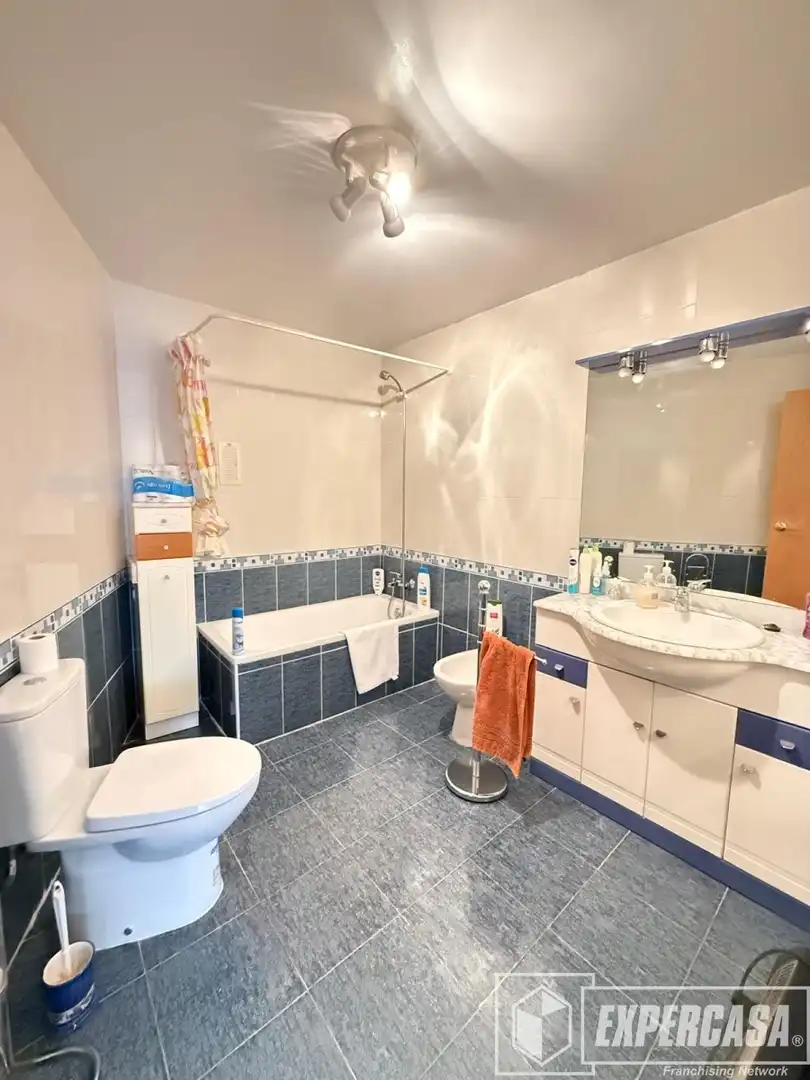 Baño de Piso en venta en Picassent con Aire acondicionado