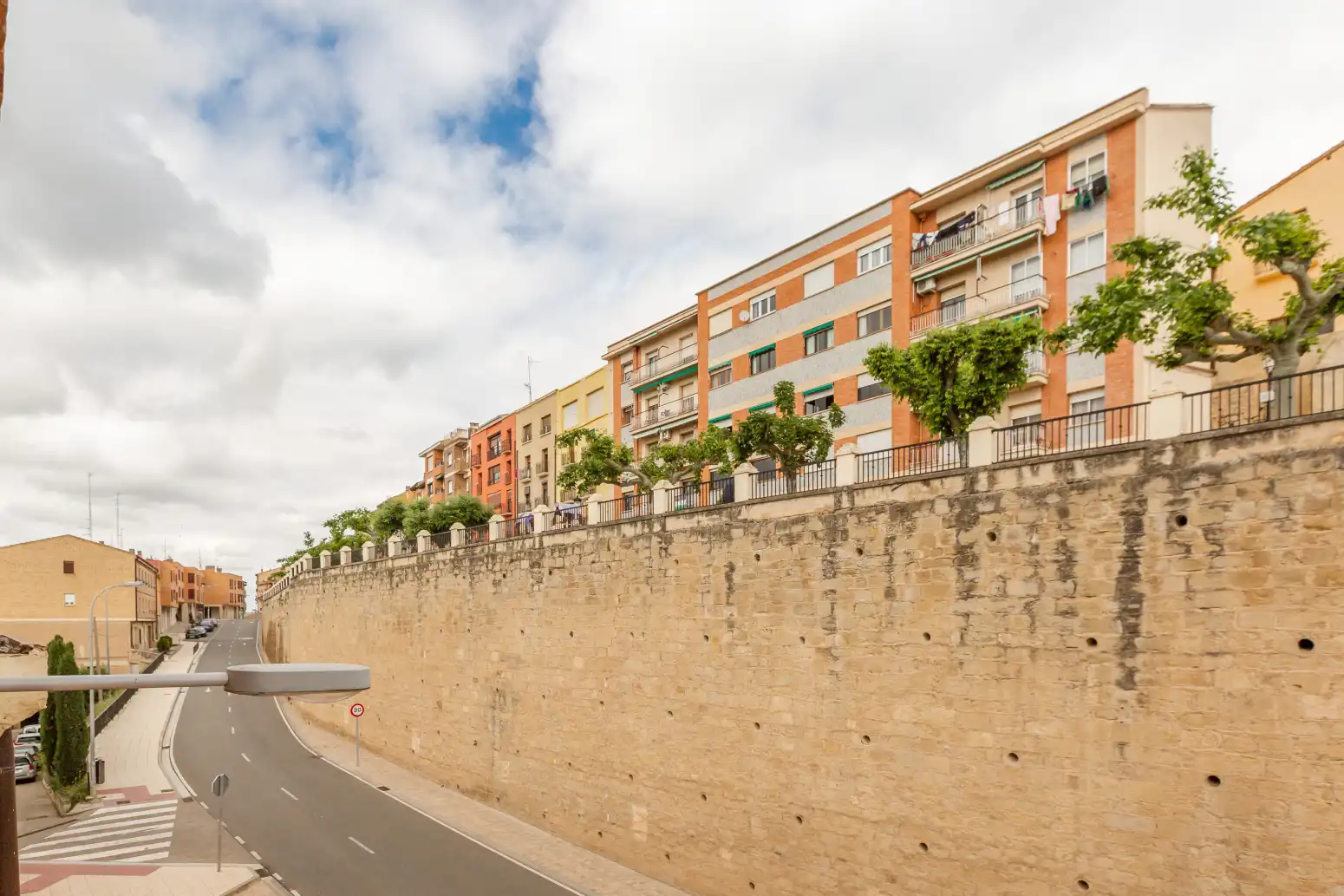 Vista exterior de Piso en venta en Viana con Calefacción y Trastero
