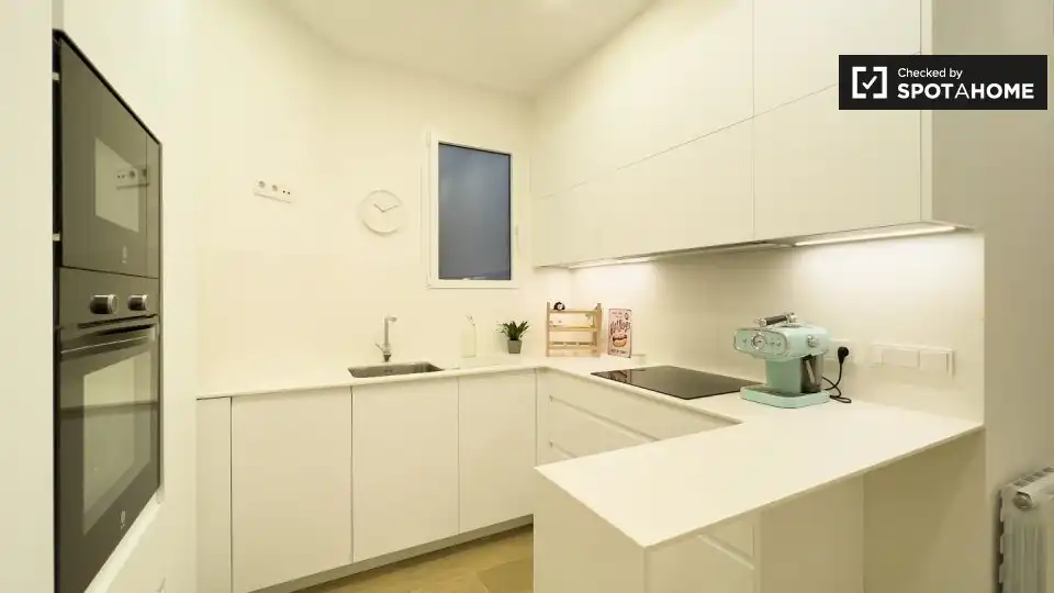 Appartamento con terrazza in affitto a Eixample, imagen 4
