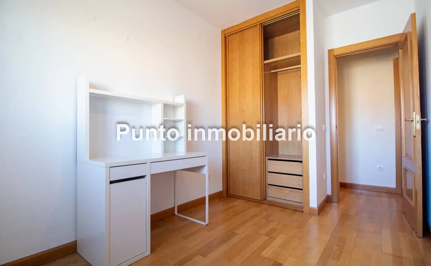 Bedroom of Flat for sale in Arroyo de la Encomienda  with Heating, Parquet flooring and Storage room
