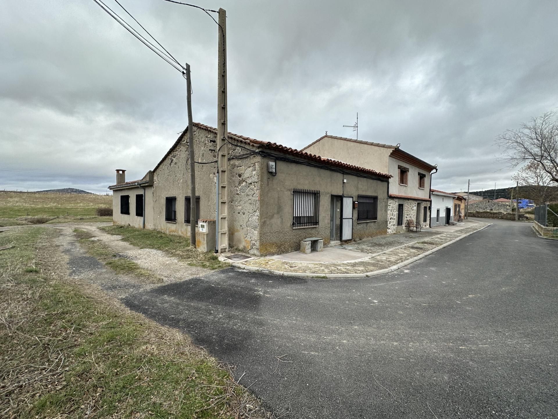 Exterior view of House or chalet for sale in Muñico