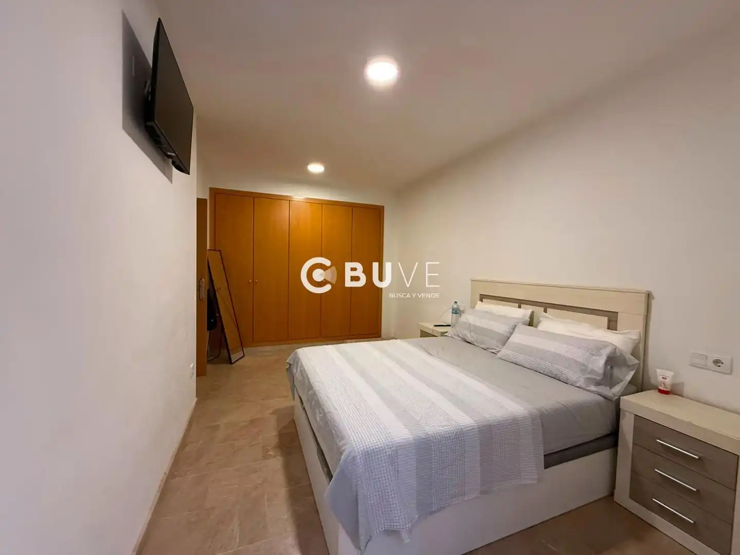 Bedroom of Flat for sale in Ador  with Air Conditioner, Terrace and Furnished