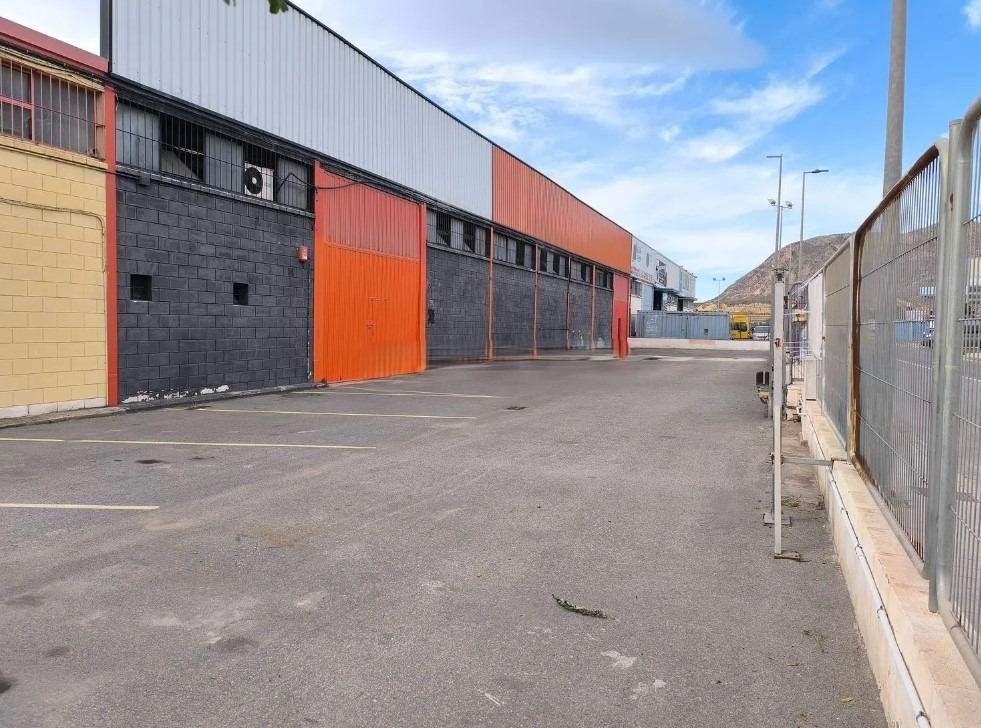 Vista exterior de Nau industrial de lloguer en Alicante / Alacant