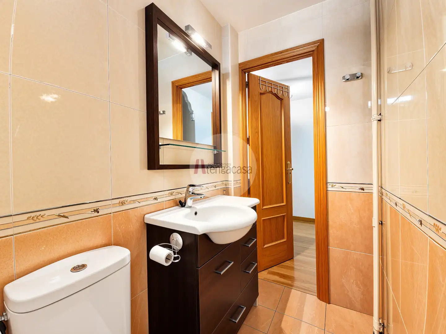Baño de Apartamento de alquiler en Madrid con Aire acondicionado, Calefacción y Parquet