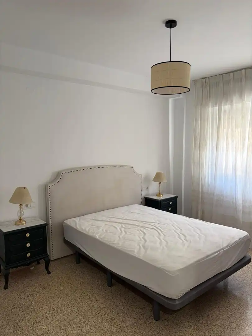 Schlafzimmer von Wohnung zur Miete in Centro
