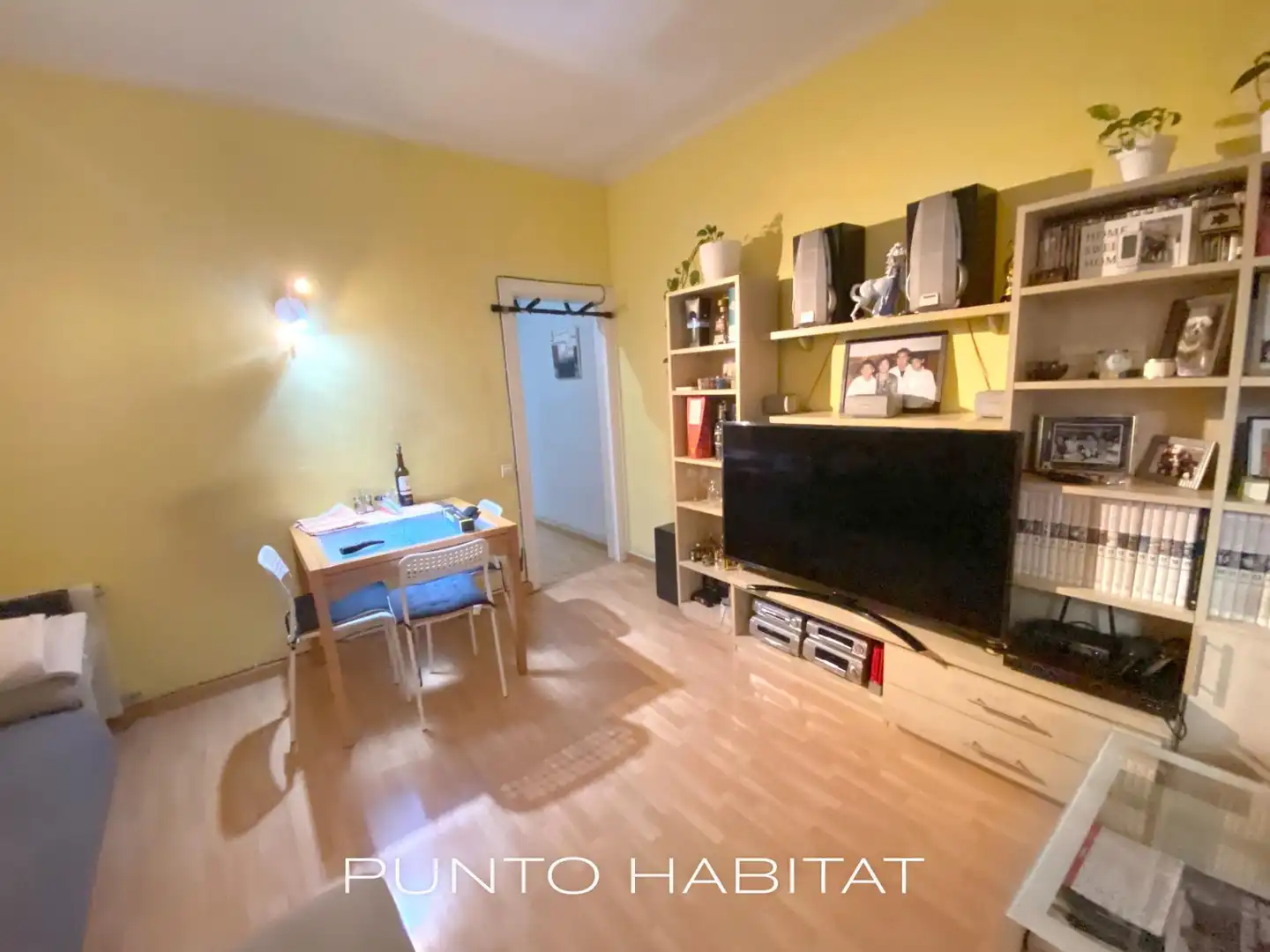 Wohnzimmer von Wohnung zum Verkauf in Barcelona mit Klimaanlage, Parkett und Terrasse