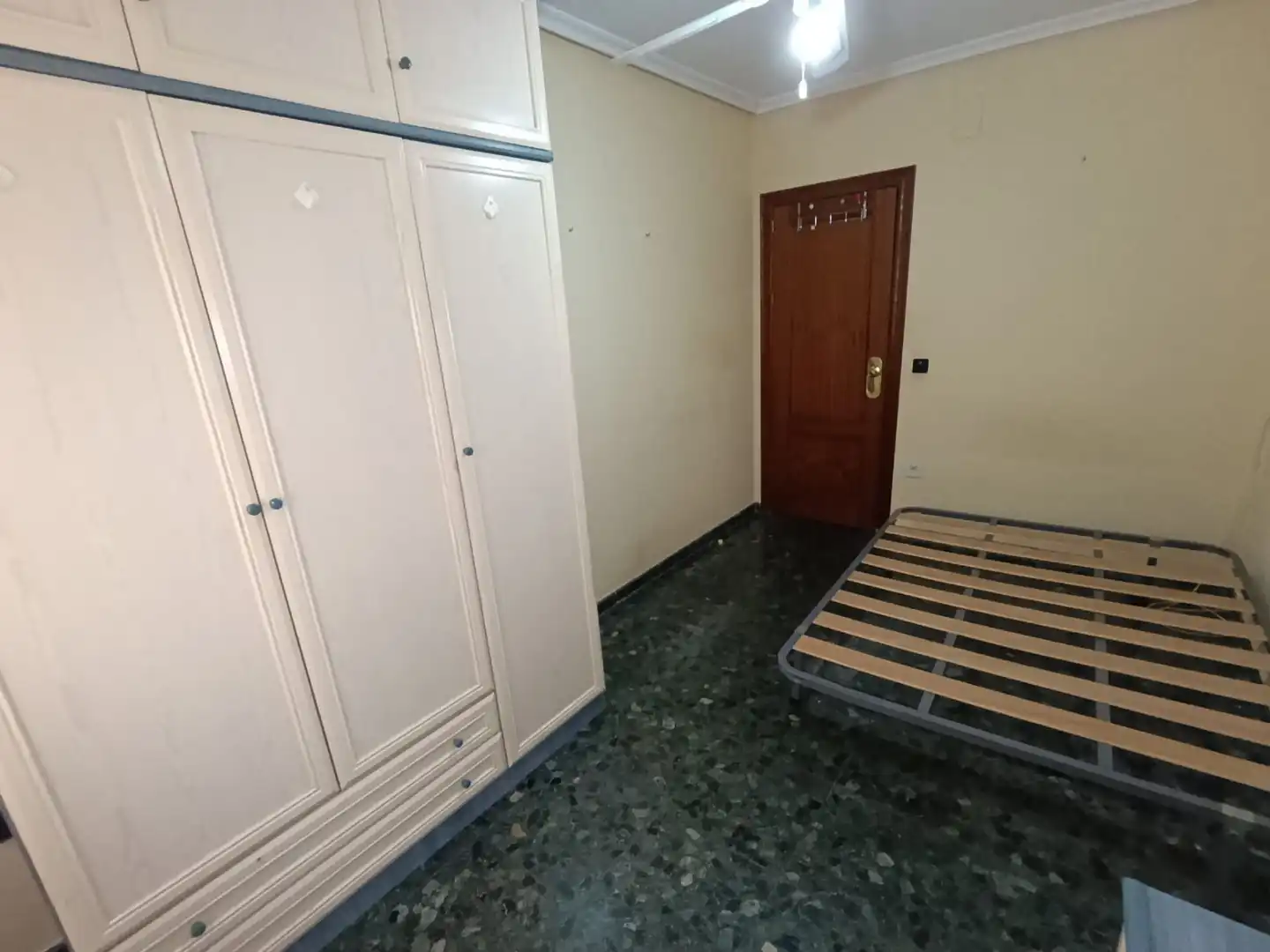 Habitación de Piso en venta en Linares con Aire acondicionado y Piscina comunitaria