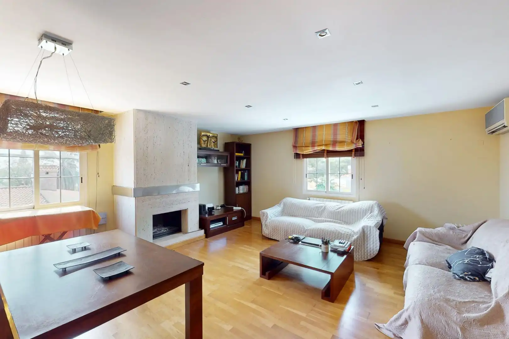 Sala de estar de Casa o chalet en venta en Roquetas de Mar con Aire acondicionado, Calefacción y Jardín privado