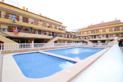 Piscina de Piso de alquiler en Torrevieja con Aire acondicionado, Calefacción y Terraza