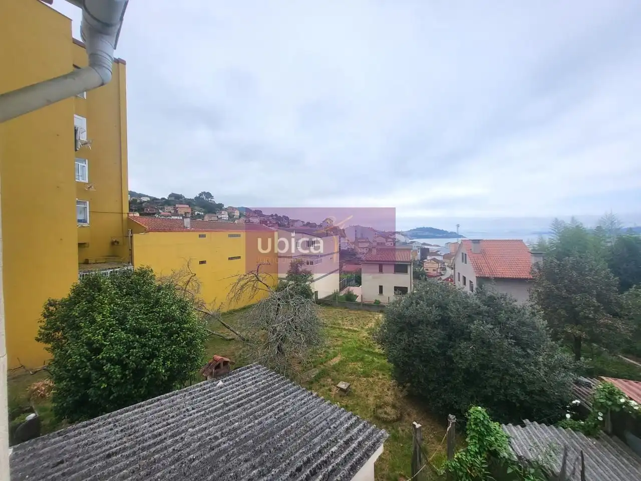 Vista exterior de Casa o xalet en venda en Redondela amb Calefacció, Jardí privat i Terrassa