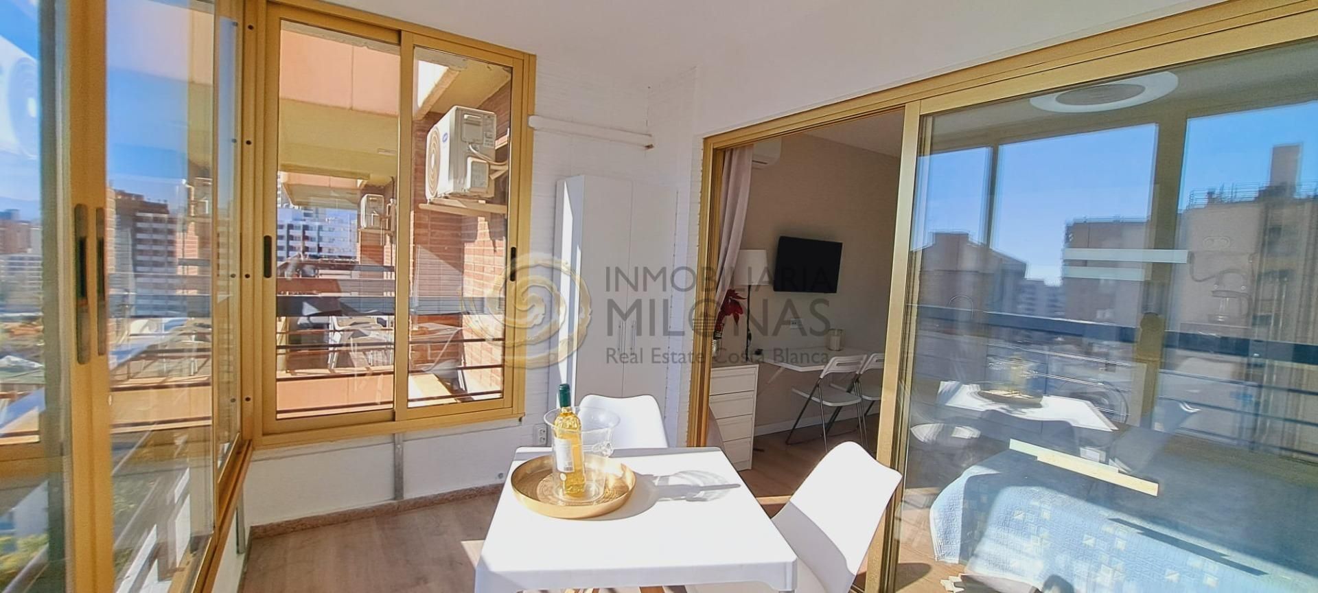 Terraza de Estudio en venta en Benidorm con Aire acondicionado y Piscina comunitaria