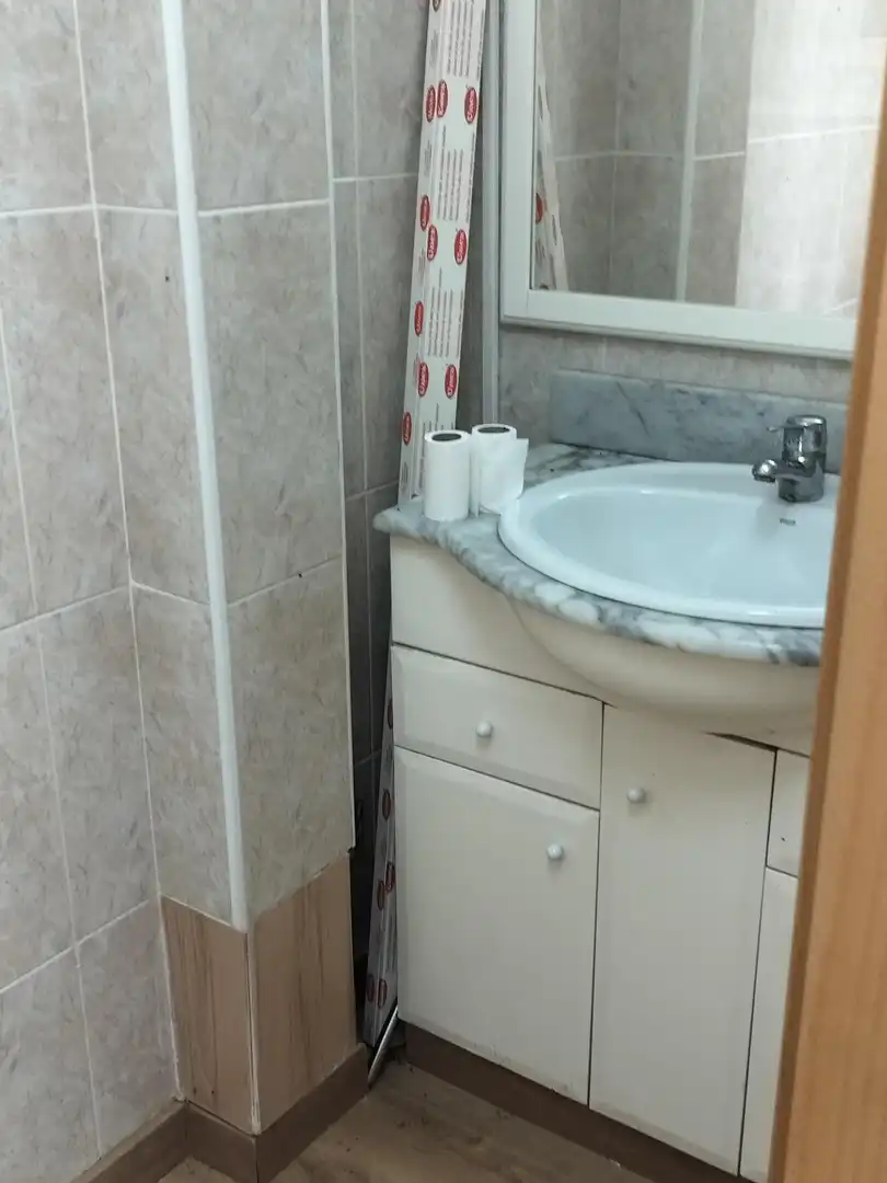 Bany de Local de lloguer en Viladecans