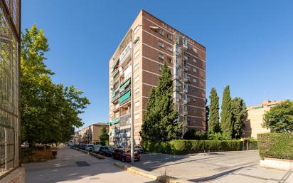 Exterior view of Flat for sale in  Granada Capital  with Balcony