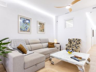 Erdgeschosswohnung mit Balkon zum Verkauf in Carrer de Dolores Alcaide