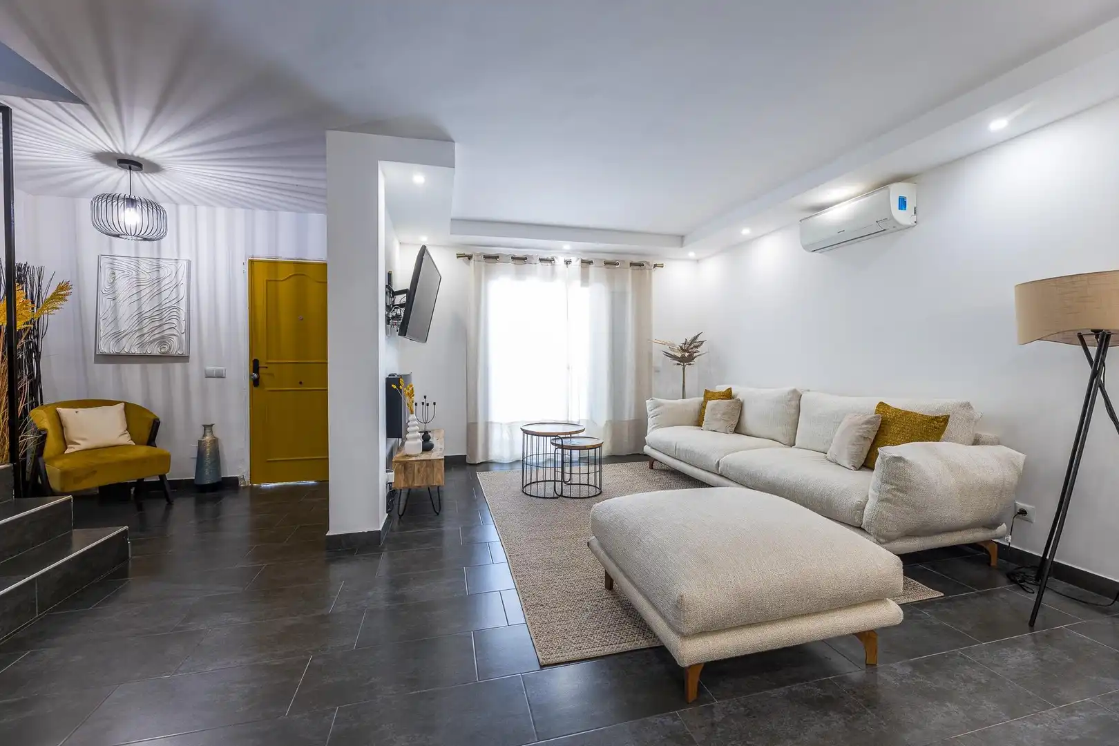 Sala de estar de Casa adosada en venta en  Palma de Mallorca con Aire acondicionado, Terraza y Horno