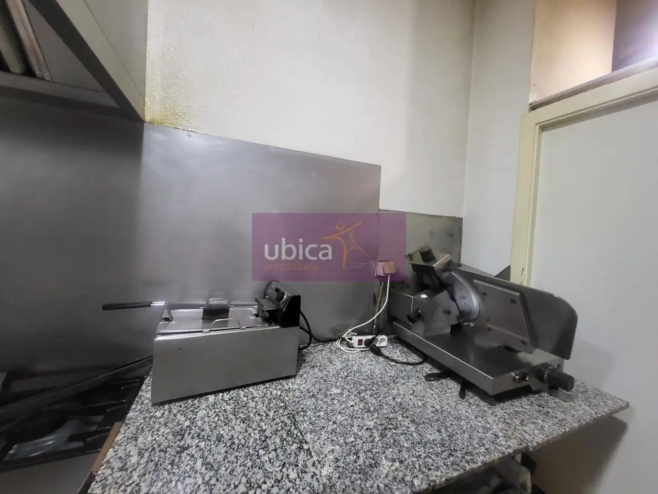 Cuina de Local de lloguer en Salceda de Caselas amb Aire condicionat, Terrassa i Moblat