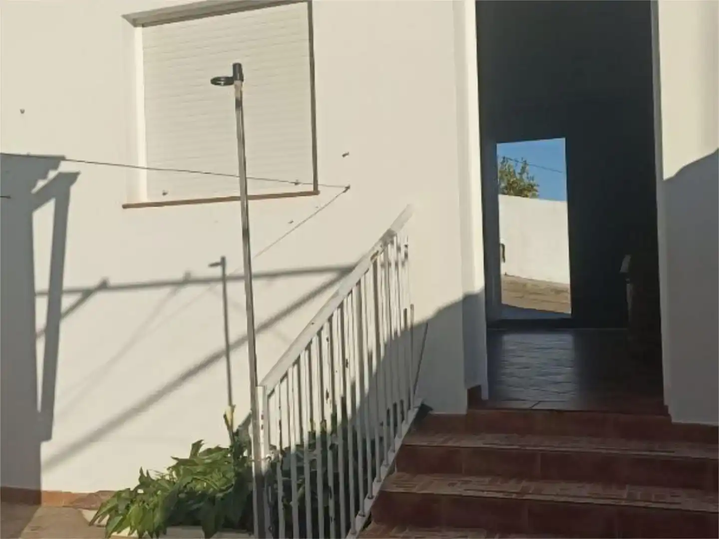 Vista exterior de Casa adosada en venda en Valverde de Llerena amb Moblat i Balcó