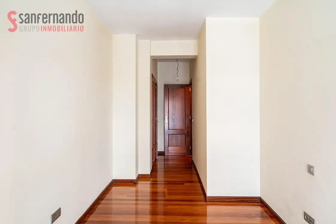 Piso en venta en Torrelavega  con Terraza y Balcón
