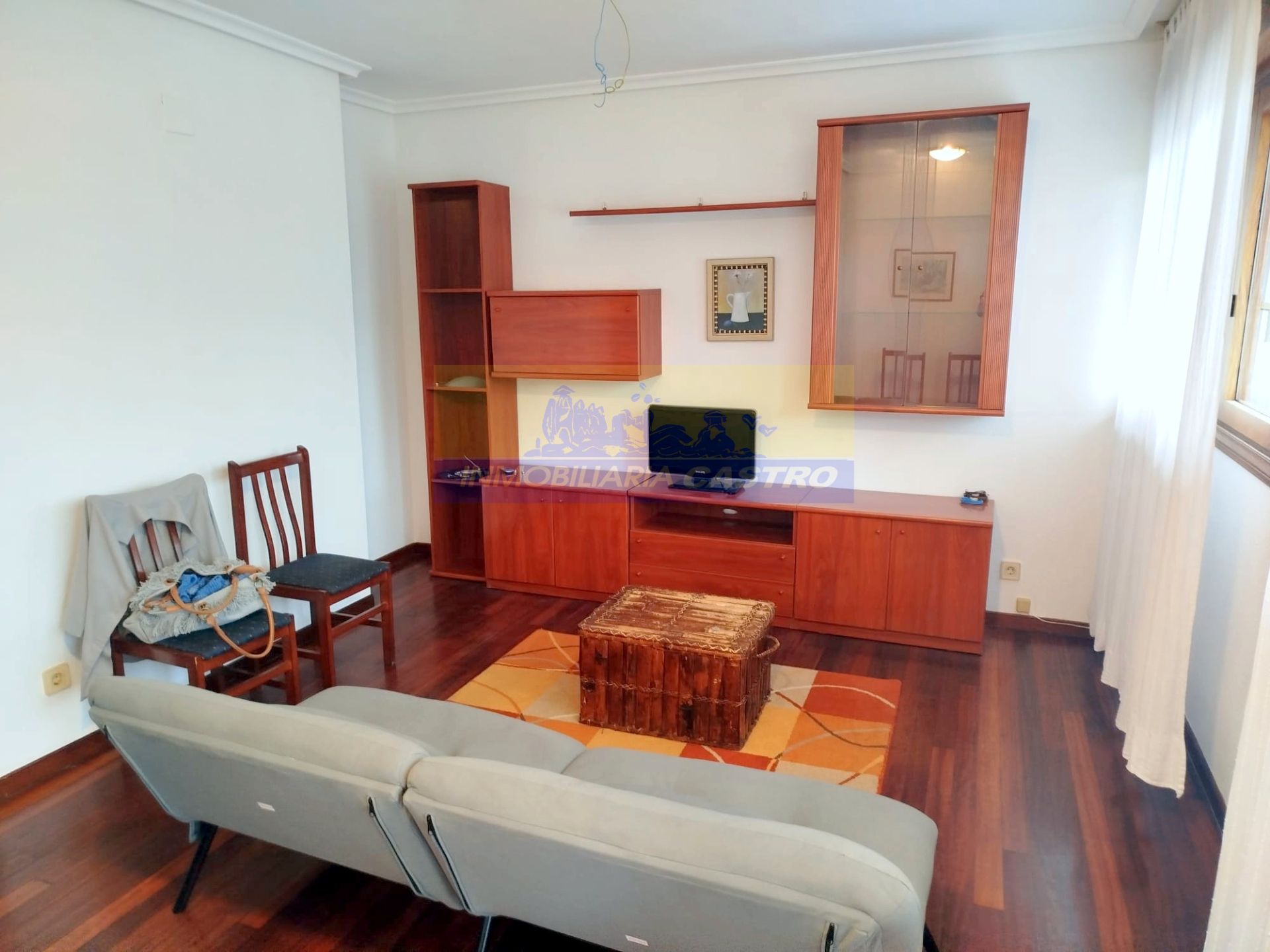Sala d'estar de Dúplex de lloguer en Castro-Urdiales amb Moblat