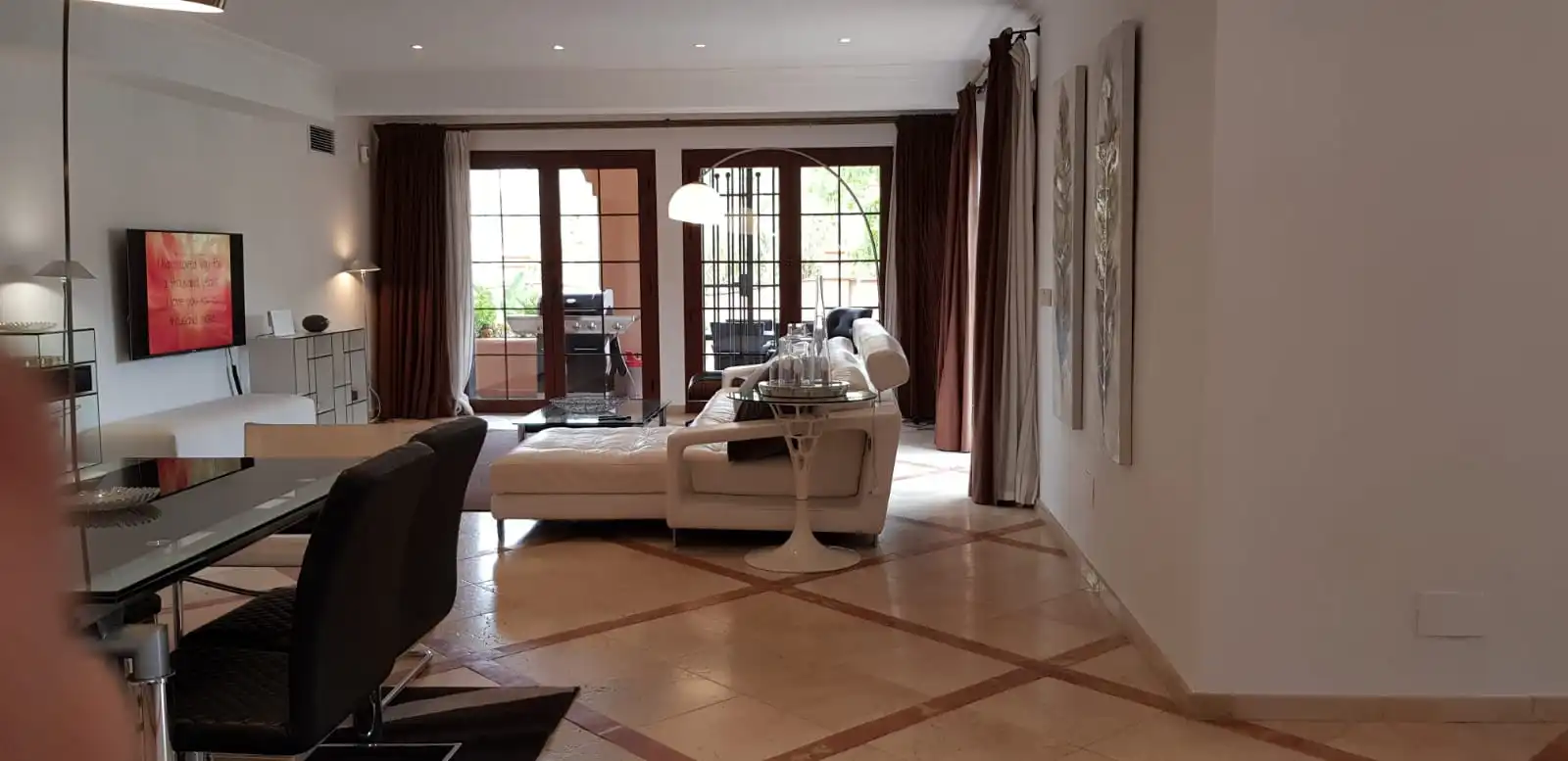 Sala de estar de Casa o chalet de alquiler en Estepona con Aire acondicionado, Jardín privado y Terraza