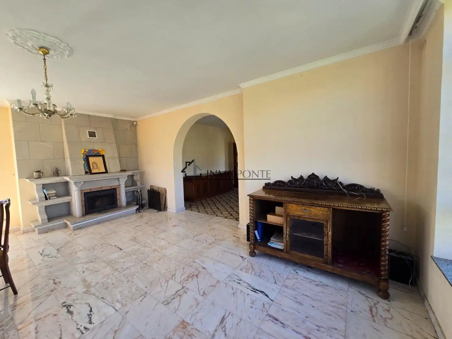 Sala d'estar de Casa o xalet en venda en Moraña amb Jardí privat