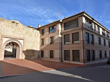 Baixos amb ascensor en venda a Calle Olmillo