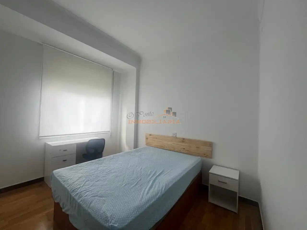 Bedroom of Flat for rent in Ferrol  with Furnished