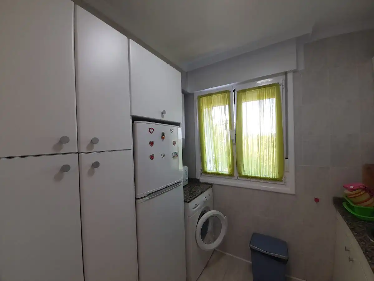 Cocina de Piso de alquiler en Laredo con Calefacción, Terraza y Amueblado