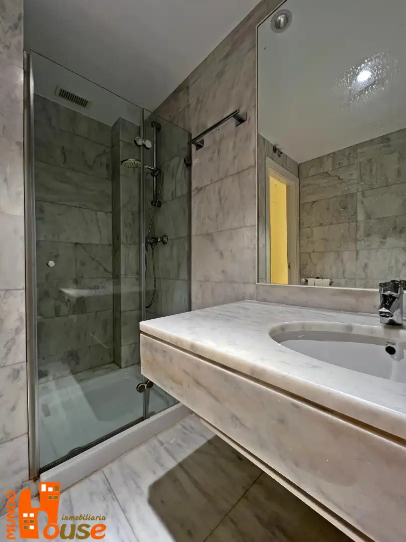 Baño de Dúplex en venta en Real Sitio de San Ildefonso con Calefacción, Trastero y Balcón