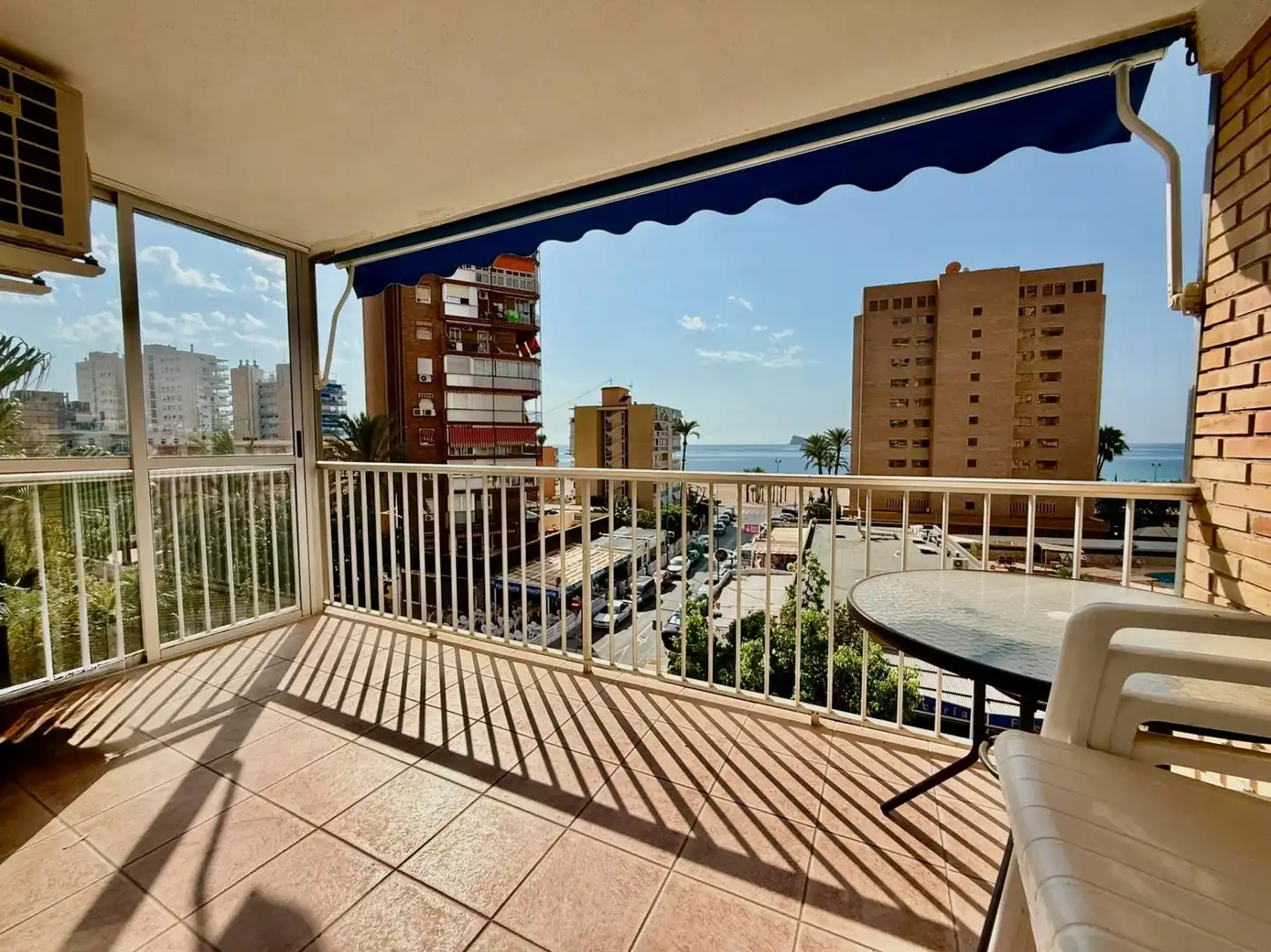 Vista exterior de Apartament en venda en Benidorm amb Aire condicionat, Terrassa i Moblat